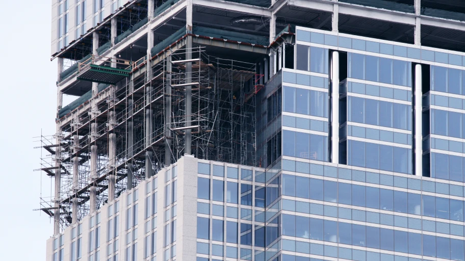 Cantilever Scaffolding Solutions for High-Rise and Complex Facades