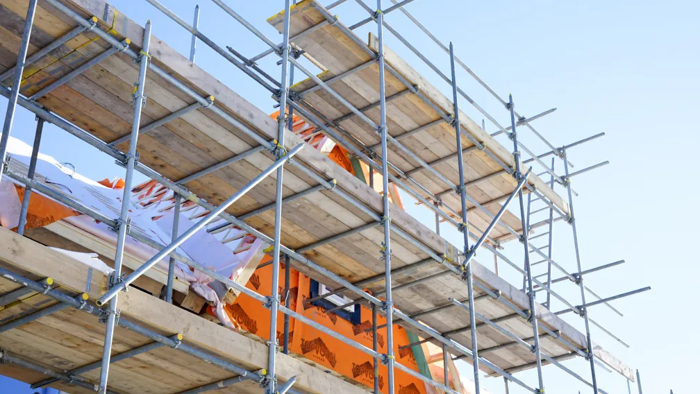 Cantilever Scaffolding Systems: High-Rise Load Mechanics and Engineering Guide