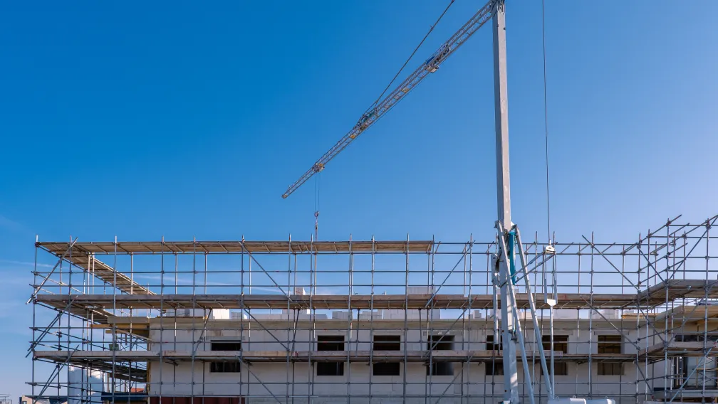 Scaffold Positioning Pins: Base Fixation Mechanics and Cantilever Outrigger Guide